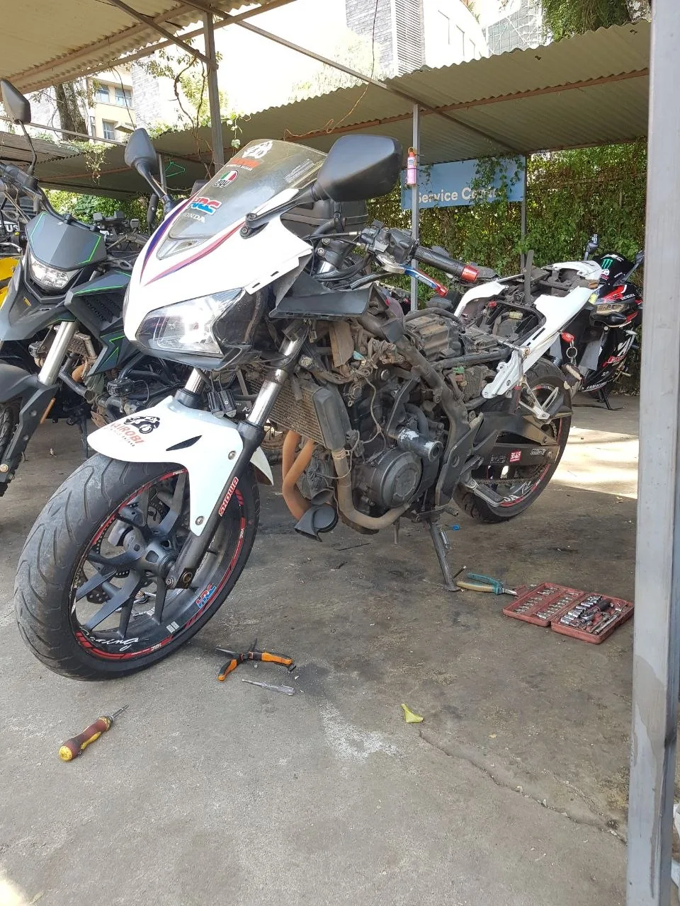 Honda CBR400 — service & leak repair — photo 3